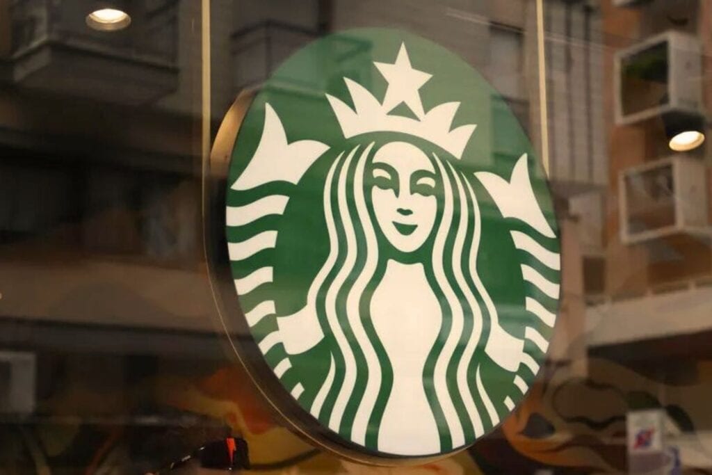 Starbucks mantém a liderança como a marca de restaurante mais valiosa do mundo pelo oitavo ano consecutivo.